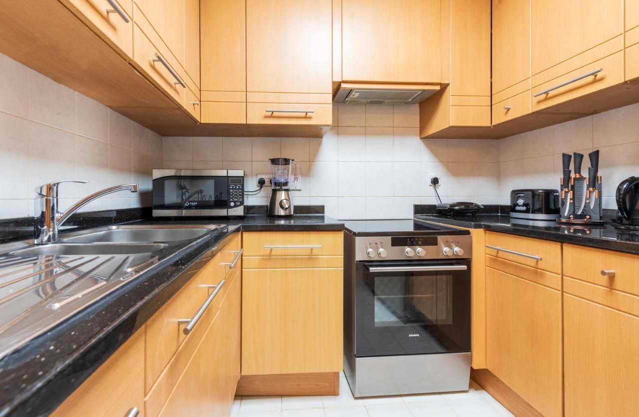 Trinity Holiday Homes - Sheikh Zayed Road Near To Financial Center Metro Station 迪拜 外观 照片