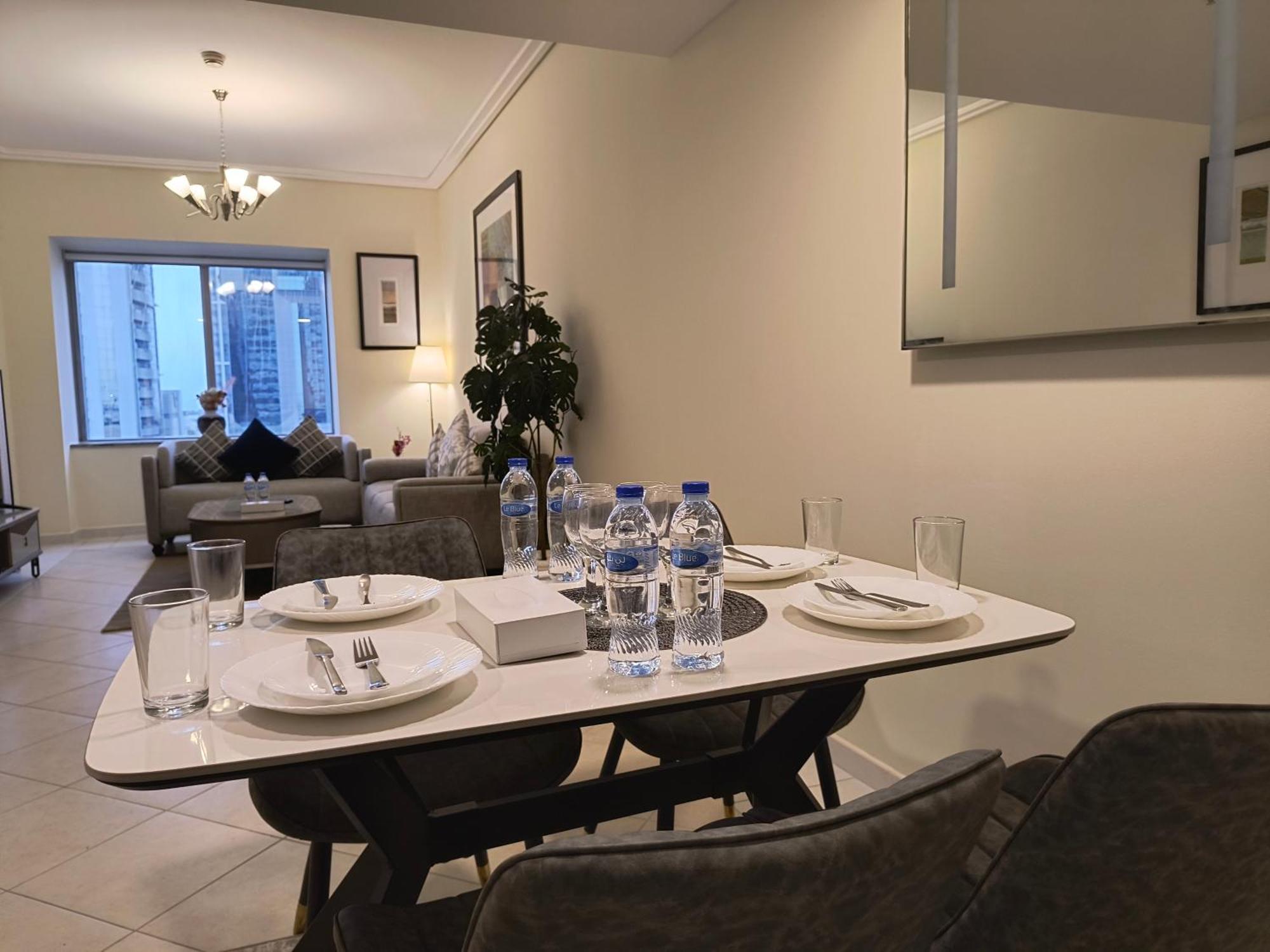 Trinity Holiday Homes - Sheikh Zayed Road Near To Financial Center Metro Station 迪拜 外观 照片